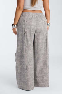 Pantalon cargo gris délavé sur mesure à jambe large avec détails de sangle, style streetwear, fournisseur OEM, pantalons et jupes pour hommes - Product Image 6