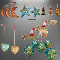 象の3つのセットにサンタをぶら下げ、手作りのクリスマスぶら下げ、インドのカシミールの芸術家からの紙張り子のクリスマスつまらないもの