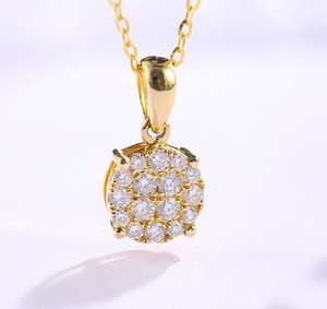 Collar de Lujo para Mujer ZAWO HOUSE con Colgante de Moissanita Redonda de Corte Brillante en Plata 925 con Engaste de Garra - Product Image 4