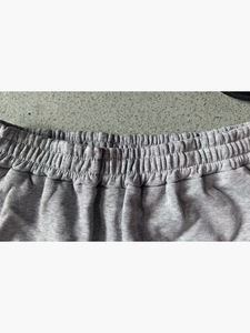 Ensemble de survêtement unisexe 2 pièces personnalisé avec logo, comprenant un crop top et un short à capuche pour homme et femme, effet délavé à l'acide - Product Image 4