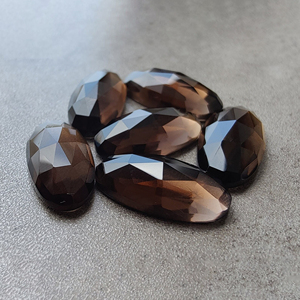 ควอตซ์สโมคกี้ธรรมชาติเกรด AAA+ รูปทรงวงรีขนาดใหญ่ เจียระไนแบบเช็คเกอร์ ด้านหลังแบนเรียบ สำหรับทำเครื่องประดับ มีทุกขนาด - Product Image 2