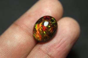 Ópalo negro etíope genuino de 14x11.5x6.5mm, piedra preciosa de 5 quilates, cabujón de ópalo natural multicolor de fuego, corte ovalado, piedra suelta para joyería. - Product Image 2