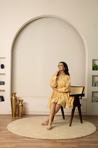 Vestido de Verano de Algodón con Estampado Floral Amarillo para Mujer |   Camiseta de Diseño Ligera, Transpirable y Casual de Manga Larga |   Ropa de Calidad de Exportación - Product Image 3