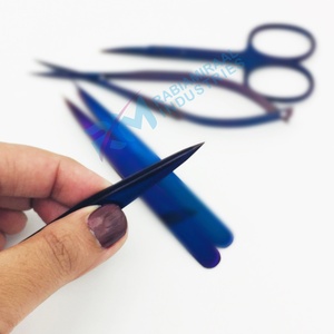 Pinzas de Cejas Inclinadas de Plasma Morado RMI, Tijeras de Cejas de Acero Inoxidable Sostenible para Uso Estético, Logotipo Personalizado - Product Image 1