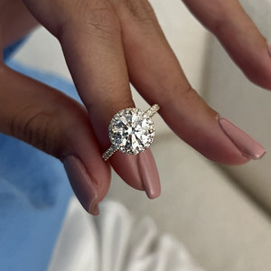 Anillo de Compromiso Clásico con Diamantes Redondos, Oro de 10K, Engaste Pavé, Anillo de Boda para Mujer - Product Image 3