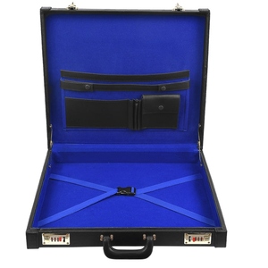 Étui rigide personnalisé pour tablier de Maître Maçon de Loge Bleue, mallette noire pour insignes avec nom de Loge, grade et année personnalisés, et emblème maçonnique - Product Image 4