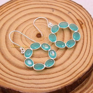 Boucles d'oreilles pendantes vintage faites à la main en argent sterling 925 avec chalcédoine aqua |   Bijoux en pierres précieuses naturelles pour femmes, cadeau pour mariage ou fête - Product Image 4
