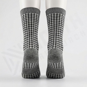 High Elastic Premium Crew <b>Socks</b> Men Sports Running Breathable Moisture Wicking Athletic Gym Fitness Customized Color Soft Pair - Product Image 2