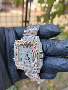 Montre à quartz premium pour homme, sertie de diamants Moissanite, élégante et moderne - Product Image 2