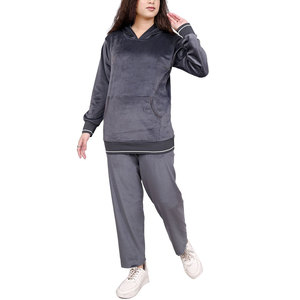 Tenue d'hiver décontractée tendance pour femmes, survêtement en velours, matière en velours pelucheux, confort toute la journée, survêtement en velours pour femmes - Product Image 4