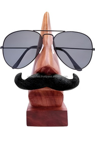 Support de lunettes en forme de nez en bois pour une utilisation quotidienne portable solide construit en Inde - Product Image 4