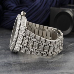 Reloj de Lujo con Moissanita y Diamantes, Esfera Redonda, Joyería Hip Hop, Reloj de Alta Gama con Diamantes Incrustados, Brillante - Product Image 2