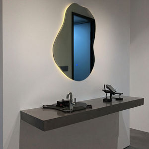 Miroir de salle de bain LED en verre de forme irrégulière moderne avec capteur tactile et éclairage arrière chaud pour anniversaire - Product Image 2