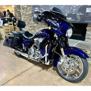 Harley-Davidson CVO Street Glide 2016 d'occasion, haute performance, cruiser audacieux, conduite fluide, origine américaine, à vendre - Product Image 2