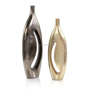 Florero de metal de diseño minimalista con revestimiento metálico y cuello estrecho adecuado para la decoración floral de la mesa auxiliar del dormitorio - Product Image 6