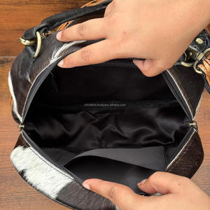 Bolso de cantimplora redondo de cuero hecho a mano personalizado nuevo pelo genuino en cuero de vaca bandolera circular Sling Bag con estilo floral - Product Image 6