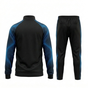 Conjunto Deportivo Personalizado para Hombre con Mangas con Estampado por Sublimación y Opción de Logotipo Personalizado - Product Image 2