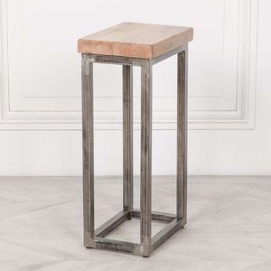 Table d'appoint industrielle en fer avec plateau en bois, idéale pour les appartements, offrant une faible encombrement et une présence esthétique maximale - Product Image 5