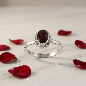 Anillo de Plata de Ley 925 con Cuarzo Rojo Llama Sagrada, Joyería Hecha a Mano, Gema Roja Natural, Anillo Ovalado de Amor, Estilo Vintage - Product Image 5