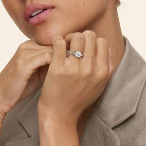 Anillo de Compromiso Redondo con Diseño Trenzado, Anillo de Boda de Oro Blanco para Mujer, RITZIN RIH3236, Regalo de Aniversario - Product Image 2