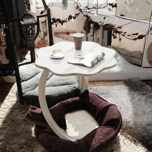 Table basse moderne de luxe européenne en bois en forme de pétale avec rangement double couche et structure en fer pour salon et chambre à coucher, vente en gros - Product Image 6