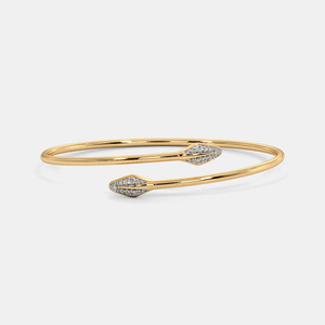 Bracelet ouvert en or avec pointe de flèche en diamant - Product Image 1