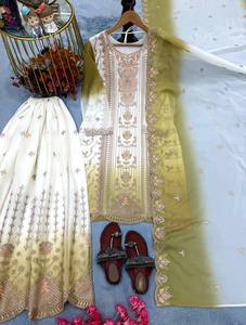Salwar Kameez traditionnel pour femmes avec broderie dorée, longueur au sol, en rayonne, tenue de mariage, robe ethnique Inde Pakistan - Product Image 4