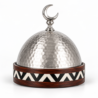 Casserole moderne de luxe en acier inoxydable avec couvercle et base en bois, finition polie, écologique, durable, motif rayé noir et blanc, 24 cm