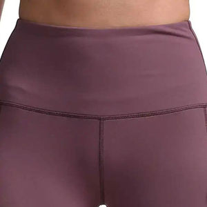 Shorts de Yoga de Primera Calidad, Material Elástico en Cuatro Direcciones para Máxima Flexibilidad, Logotipo Personalizado, Marca Sialkot - Product Image 4