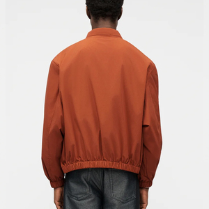 Blouson bomber homme uni respirant, couleur unie, style personnalisé, nouvelle collection, haute qualité, en vente. - Product Image 1