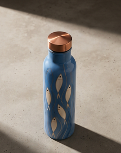 Bouteille d'eau artisanale en cuivre émaillé imprimé, motif poisson bleu de luxe, gourde ayurvédique pour le fitness, récipient écologique pour boissons - Product Image 4