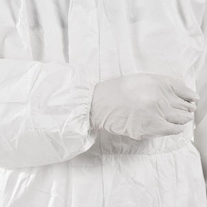Combinaison de protection blanche avec capuche et bottes intégrées pour une utilisation sécurisée - Product Image 5