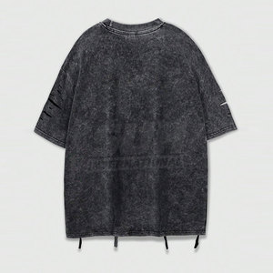 เสื้อยืดผู้ชายทรงหลวมผ้าฝ้าย 100% คุณภาพสูง ดีไซน์ขาดๆ แบบเรียบง่าย พร้อมพิมพ์โลโก้ตามสั่ง เป็นมิตรต่อสิ่งแวดล้อม ระบายอากาศได้ดี เหมาะสำหรับใส่ในช่วงฤดูร้อน - Product Image 2