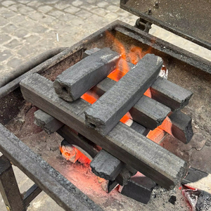 Briquetas de Aserrín de Madera Dura de Alta Calidad, Carbón Vegetal de Larga Duración (6-8 Horas), Listas para Exportar, Fábrica BIWOOD, Japón, Vietnam - Product Image 1