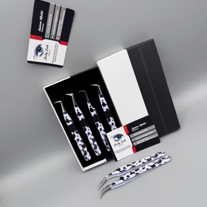 Pinzas Profesionales para Pestañas Lucky Lash Tools, de Acero Inoxidable con Diseño de Guepardo, Punta Suave, Precisión y Volumen, Antiestáticas - Product Image 2