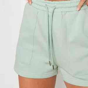 Short décontracté pour femme, en microfibre lisse, sans frottement, haute performance, pour la gym et les activités intenses - Product Image 5