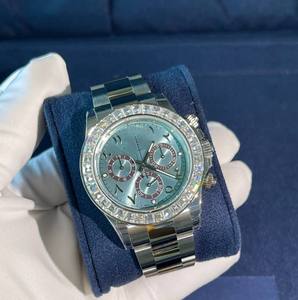 Montre-bracelet en acier inoxydable avec verre diamanté blanc - Mouvement mécanique entièrement automatique, moissanite, résistance à l'eau 10 bars, bracelet noir - Product Image 3