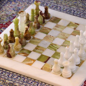 Juego de Ajedrez MOOD QUALITE con Caja de Madera y Resina Personalizada, Piezas de Ajedrez de Resina Roja y Negra de Lujo - Product Image 2
