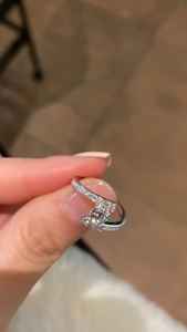 Anillo de compromiso de diamante cultivado en laboratorio con banda abierta, corte redondo, de oro macizo de 10K, joyería de regalo para pareja, regalo sorpresa. - Product Image 4