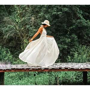 Robe longue blanche bohème pour femme, col halter, à volants, pour l'été, la plage, les vacances et les festivals - Product Image 3