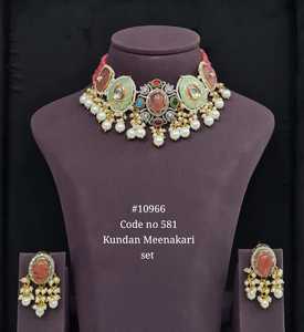 Ensemble de bijoux Kundan Meenakari 10966, collier et boucles d'oreilles en acier inoxydable plaqué or, perles et zircon, pour mariage et occasions spéciales - Product Image 4