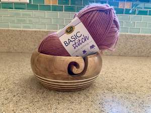 Bol à fil en bois fait main pour le tricot et le crochet, support portable en bois pour le tricot, organisateur de luxe pour accessoires et fournitures de tricot - Product Image 5