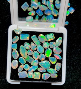 Opale Welo d'Éthiopie naturelle à facettes, pierres précieuses en vrac, qualité AAA, multicolores, formes variées, vente en gros - Product Image 4