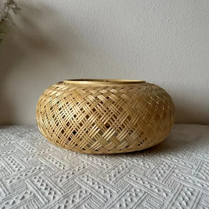 Lámpara Colgante de Bambú Hecha a Mano con Tiras de Bambú Seleccionadas que Ofrece una Luz Superior Equilibrada y un Atractivo Orgánico - Product Image 4