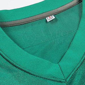 Maillot de football américain personnalisé VYPO SPORTS, écologique, 100% polyester, tissu respirant et léger, manches courtes, col en V - Product Image 4