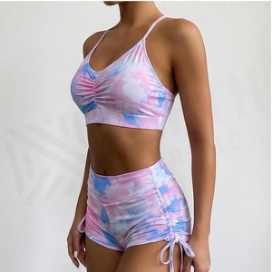 Conjunto de 2 piezas tie-dye para mujer, top corto fruncido y shorts, traje de baño bikini de licra y poliéster, estilo halter. - Product Image 3