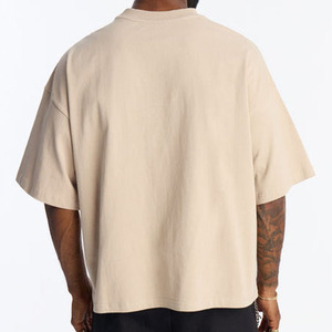 Camiseta de Algodón Grueso Beige para Hombre al por Mayor, Corte Oversize Holgado, Cuello Redondo, Estilo Urbano, Fabricante OEM ODM Marca Privada USA - Product Image 3