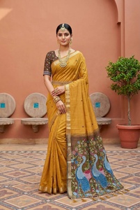 Sari traditionnel en coton avec tissage à motif paon pour femmes, idéal pour les mariages et les festivals, style indien - Product Image 3
