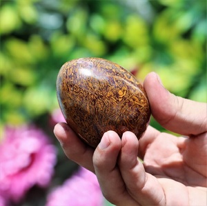 Œuf de jaspe naturel Mariam, pierre de guérison polie, pierre précieuse décorative pour la méditation Reiki. - Product Image 3