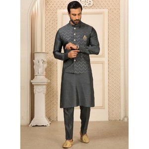 Ensemble de kurta en soie brodée pour hommes indiens en gris - Product Image 2